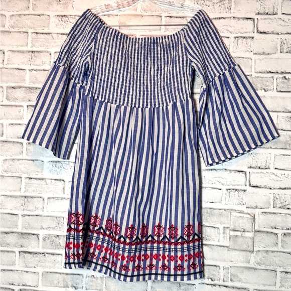 Blue‎ and White Textured Dress - Picture 1 of 10